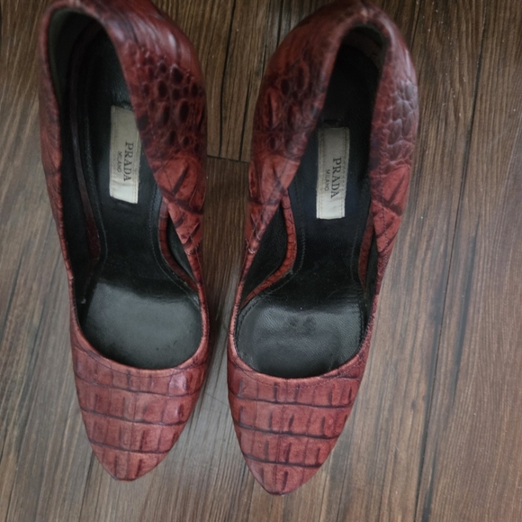 Prada Croc Red Pumps - Picture 1 of 6